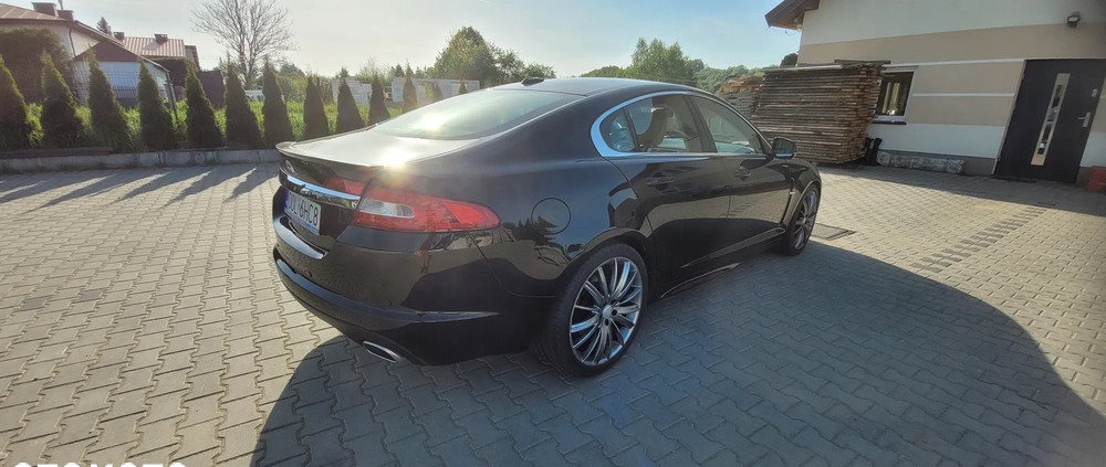 Jaguar XF cena 40000 przebieg: 151000, rok produkcji 2010 z Biecz małe 301